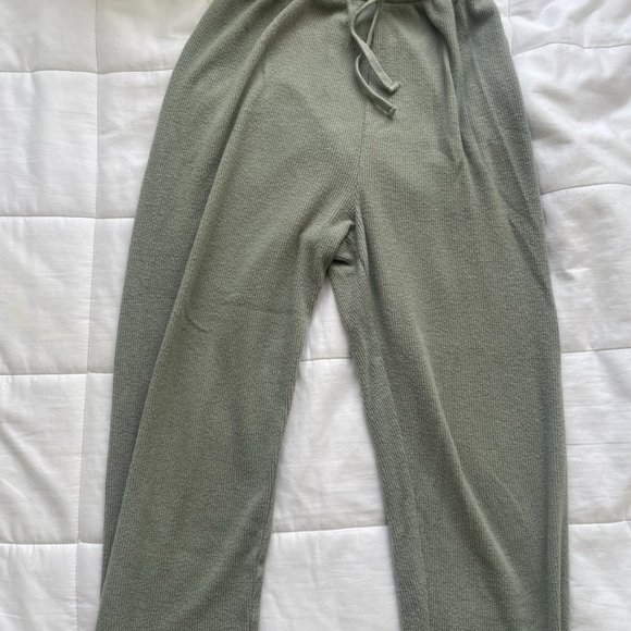 SKIMS Waffle Jogger Set - Picture 2 of 3